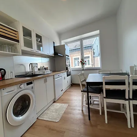 New York à Moderne Avec Salle De Bain Privée Spacieuse, Check In Autonome, 2eme Etage Affittacamere Liegi