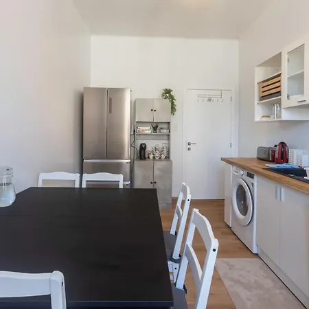 Affittacamere New York à Moderne Avec Salle De Bain Privée Spacieuse, Check In Autonome, 2eme Etage