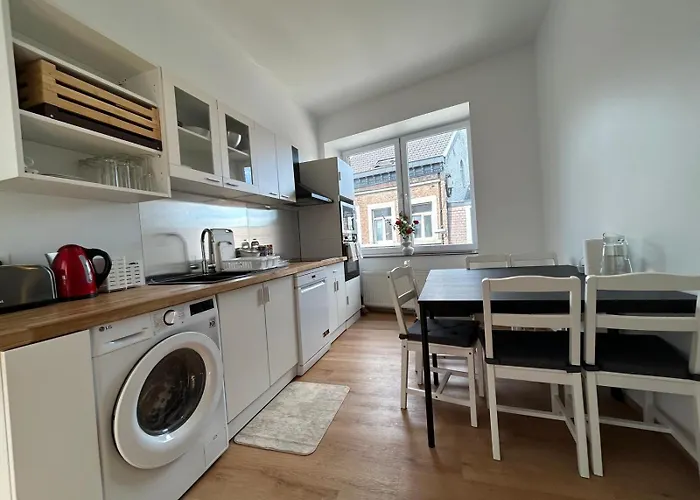 New York à Moderne Avec Salle De Bain Privée Spacieuse, Check In Autonome, 2eme Etage Maison d'hôtes Liège