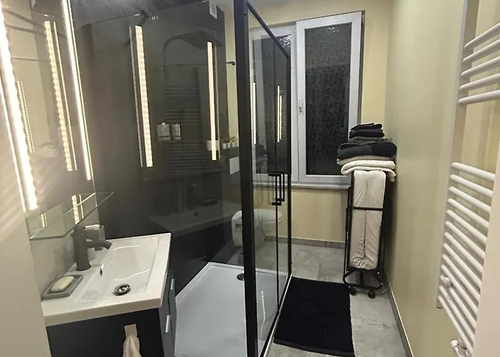 New York à Moderne Avec Salle De Bain Privée Spacieuse, Check In Autonome, 2eme Etage